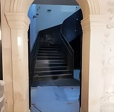 Escalier monumental métallique (1)