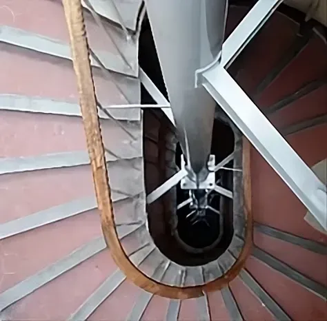 Renforcement escalier par mât suspendu (2)